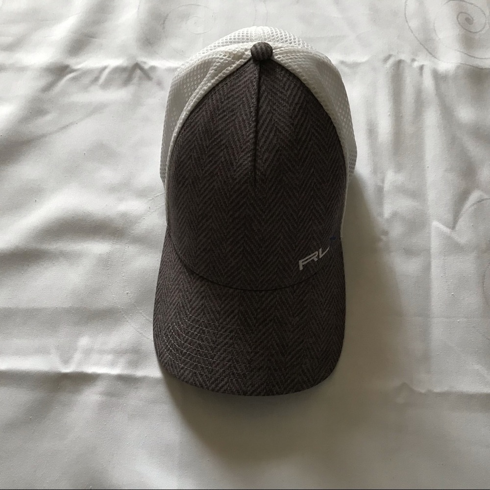100% polyester S/M P/M gentle used in excellent condition